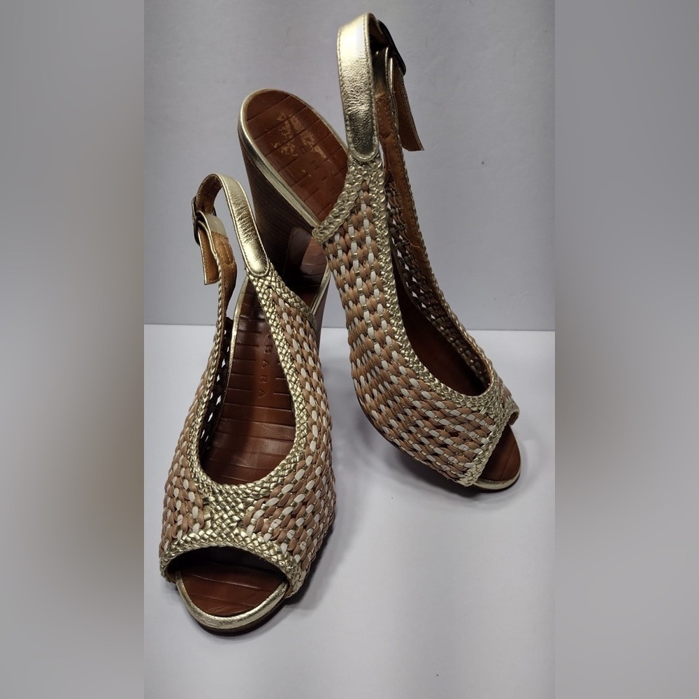 CHIC MIHARA Elegant Gold Woven Slingback Heels size 9.5 pre owned Exellent C